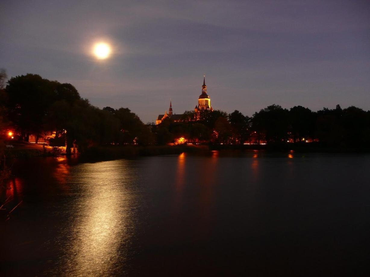 Pension Altstadt Moench In Top Lage Preis Inclusive 5 Prozent Bettensteuer Und Fruehstueck Stralsund Luaran gambar
